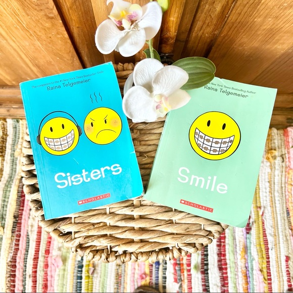 Tween Paperback Book Set Smile & Sisters By Raina Telgemeier - Picture 2 of 7